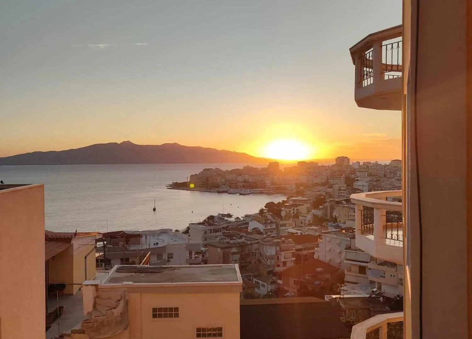 Loren'S Apartment Sarande Albania